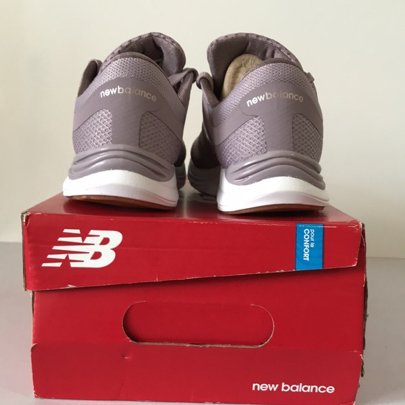New Balance Mesh Lace Up Sneakers Size: 8W - Picture 7 of 8